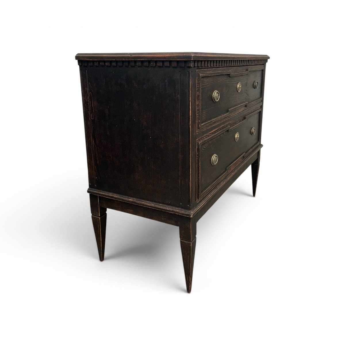 A pair of Gustavian-style chests of drawers in navy blue with a beautiful patina. - JAA