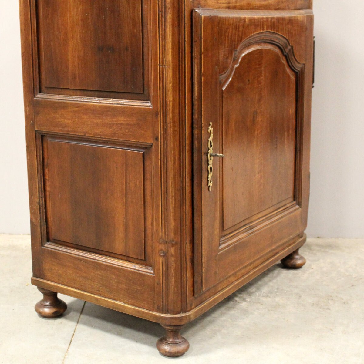 Italian Walnut Buffet with Arched Panel Door, 18th Century - JAA