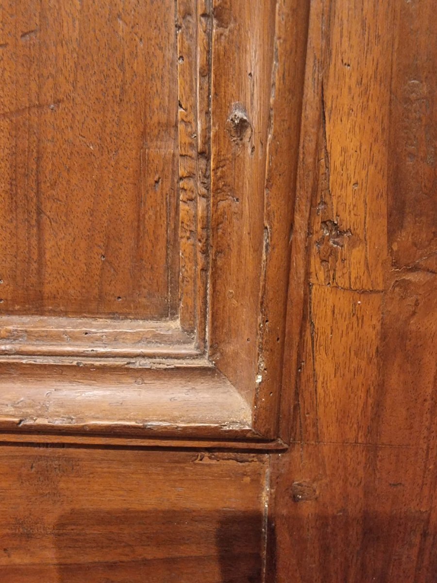 Italian Walnut Two-Door Armoire, Central Italy, 17th Century - JAA