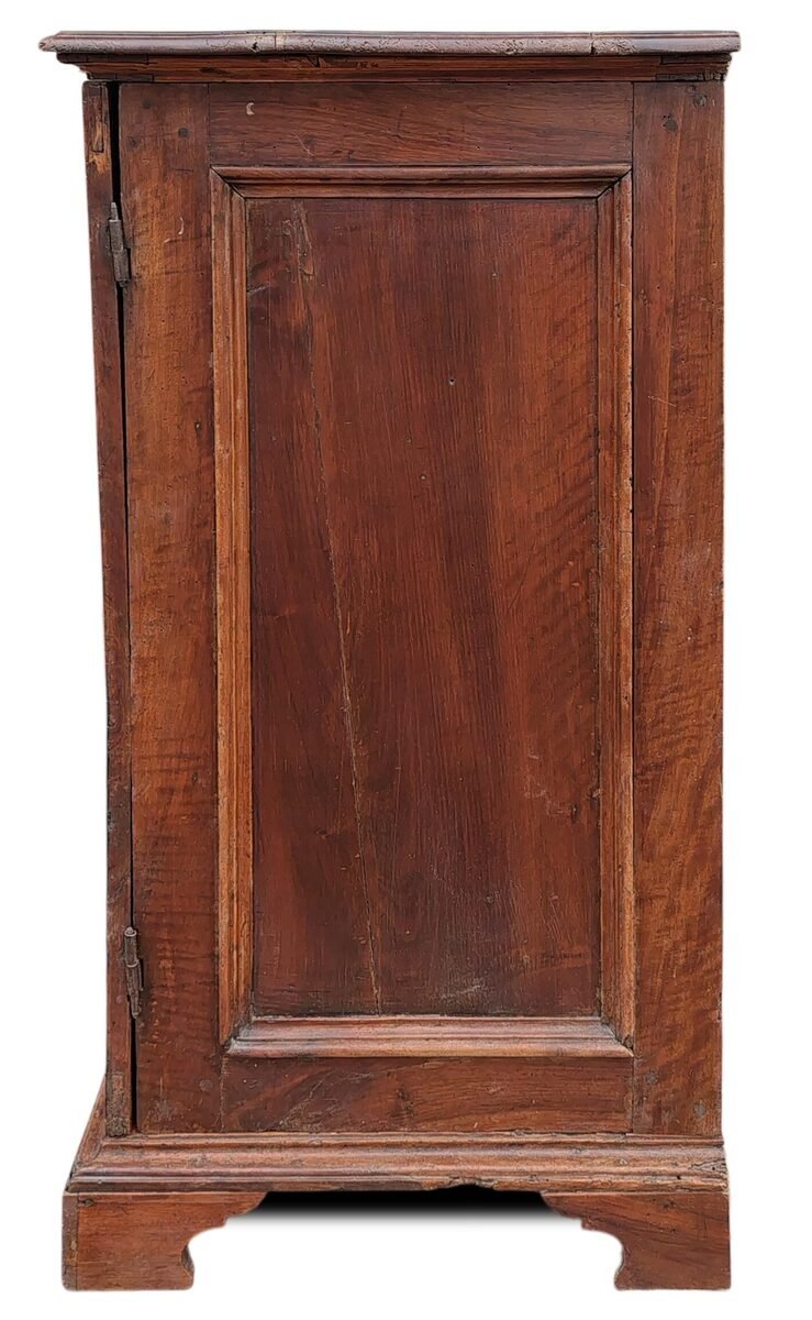Piedmontese Carved Walnut Sideboard, Second Half 17th Century - JAA