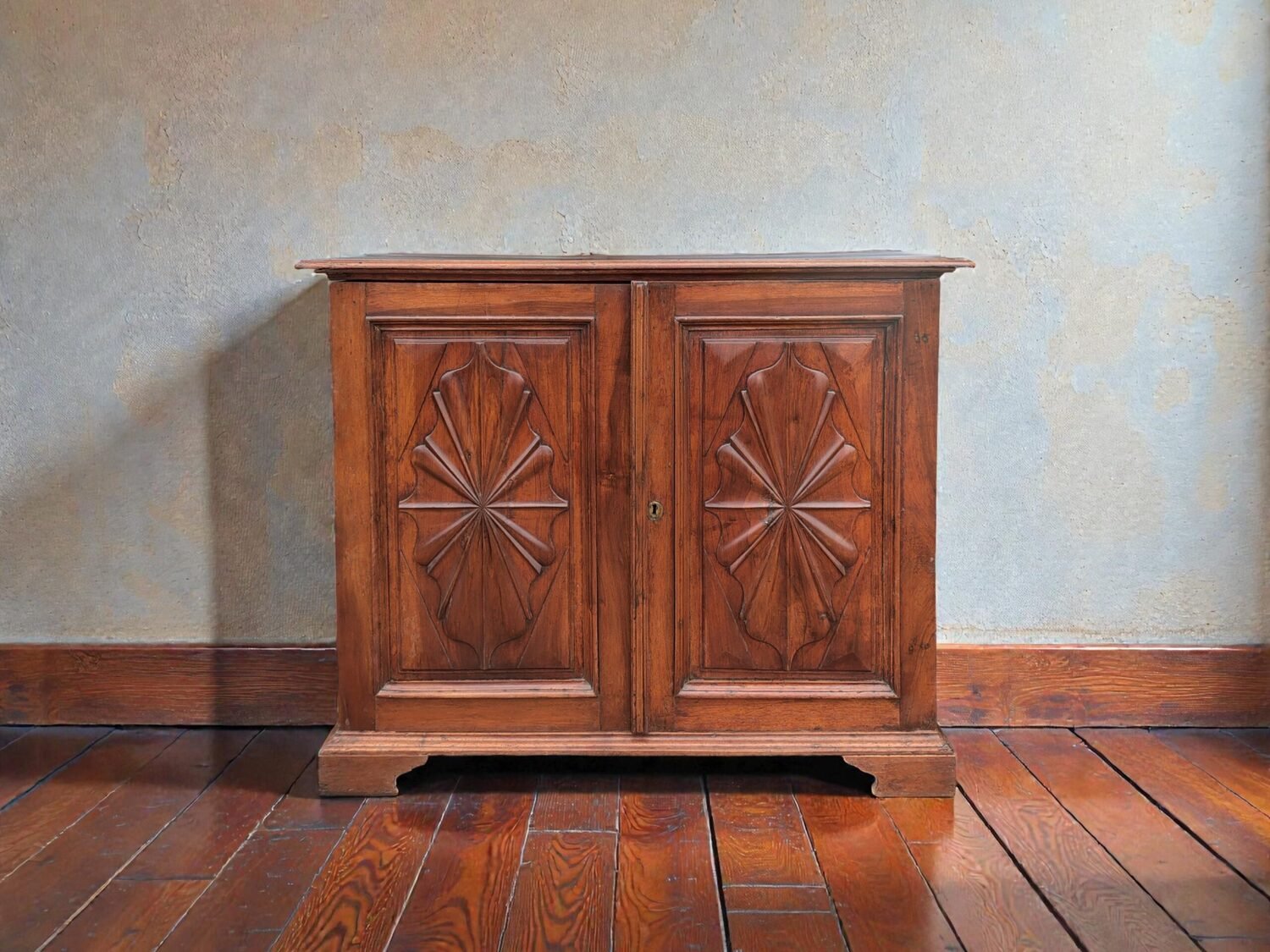 Piedmontese Carved Walnut Sideboard, Second Half 17th Century - JAA