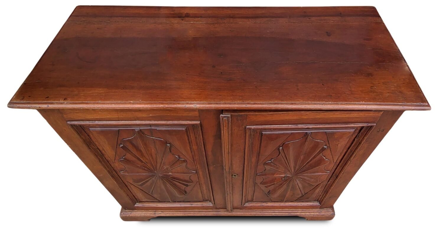 Piedmontese Carved Walnut Sideboard, Second Half 17th Century - JAA