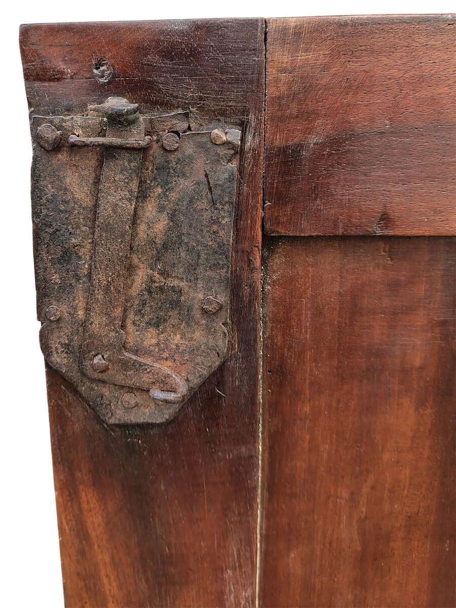 Piedmontese Carved Walnut Sideboard, Second Half 17th Century - JAA