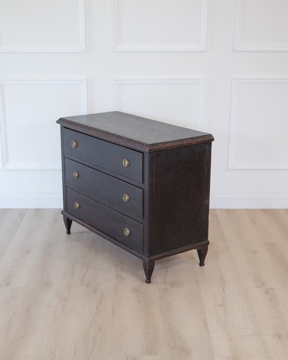 Gustavian-style chest of drawers - JAA