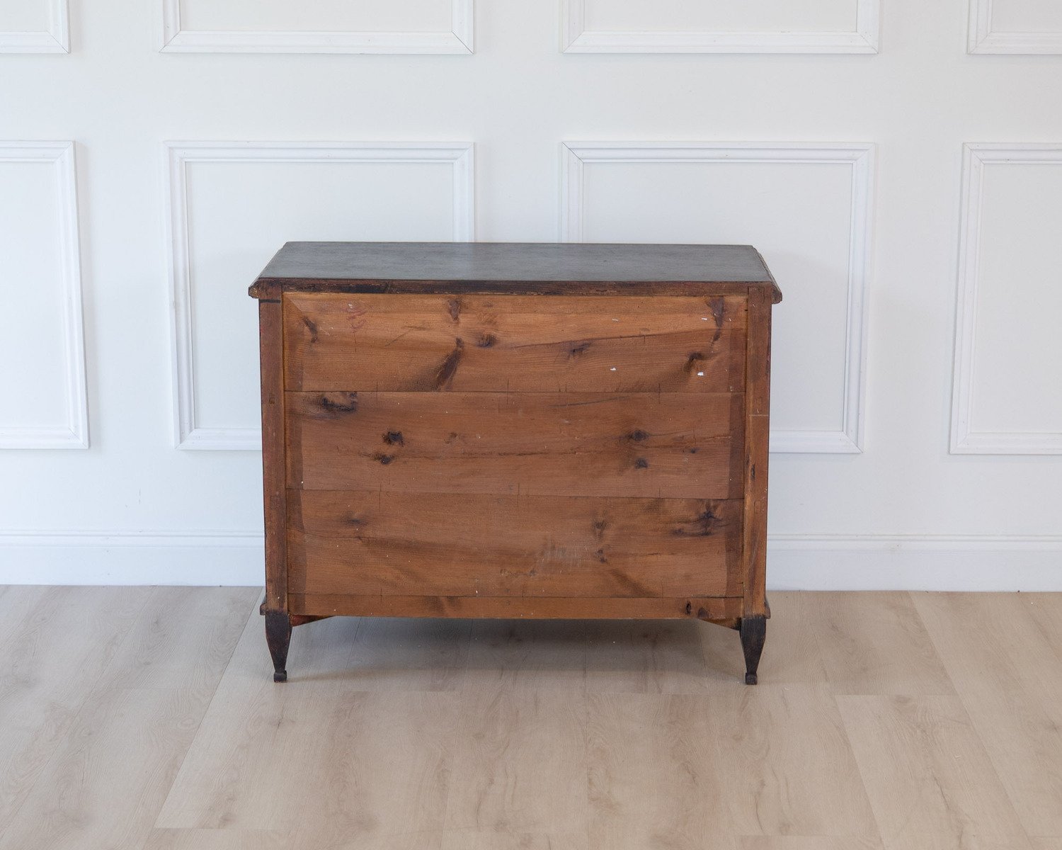 Gustavian-style chest of drawers - JAA