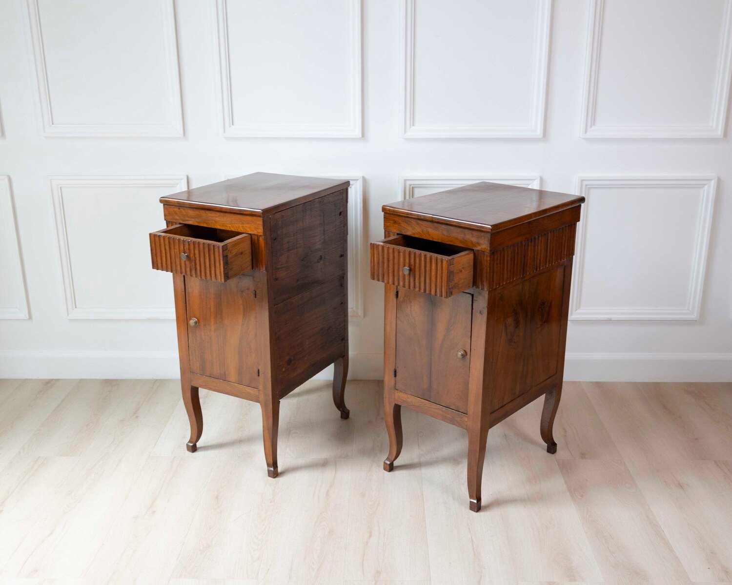 Pair of Italian 18th Century Walnut Bedside Chests with Carved Fluted Drawers - JAA
