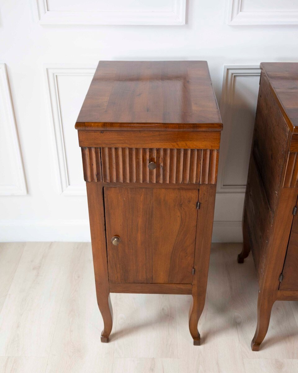 Pair of Italian 18th Century Walnut Bedside Chests with Carved Fluted Drawers - JAA