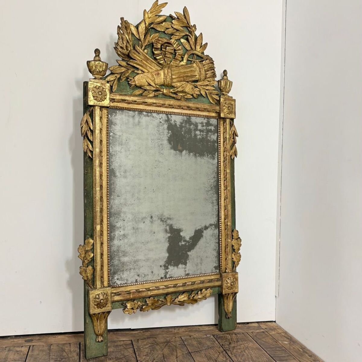Large Louis XVI-era gilded mirror - JAA