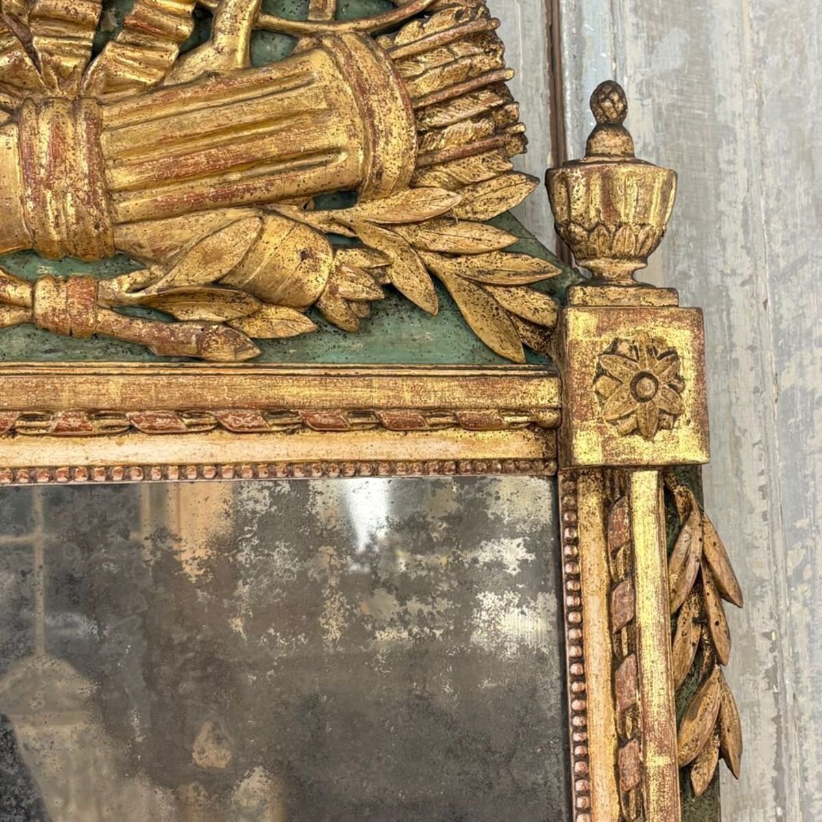 Large Louis XVI-era gilded mirror - JAA