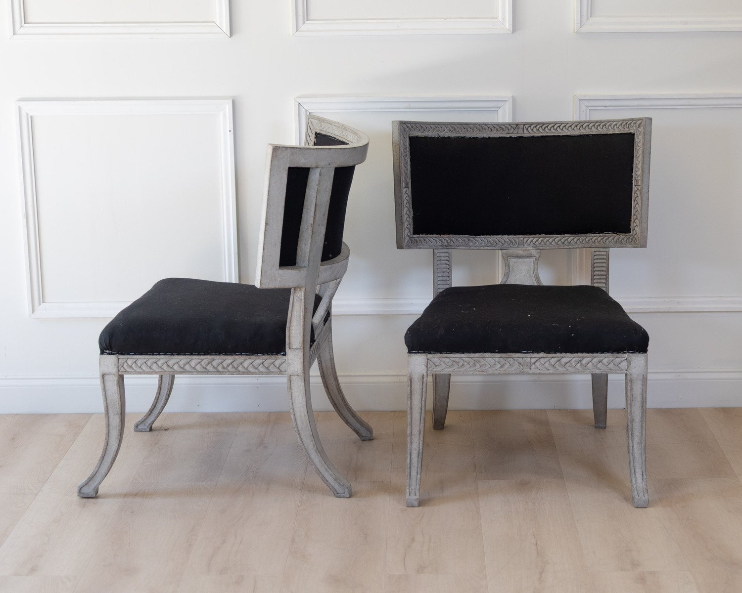 Pair of Swedish Klismos Chairs, 20th Century - JAA