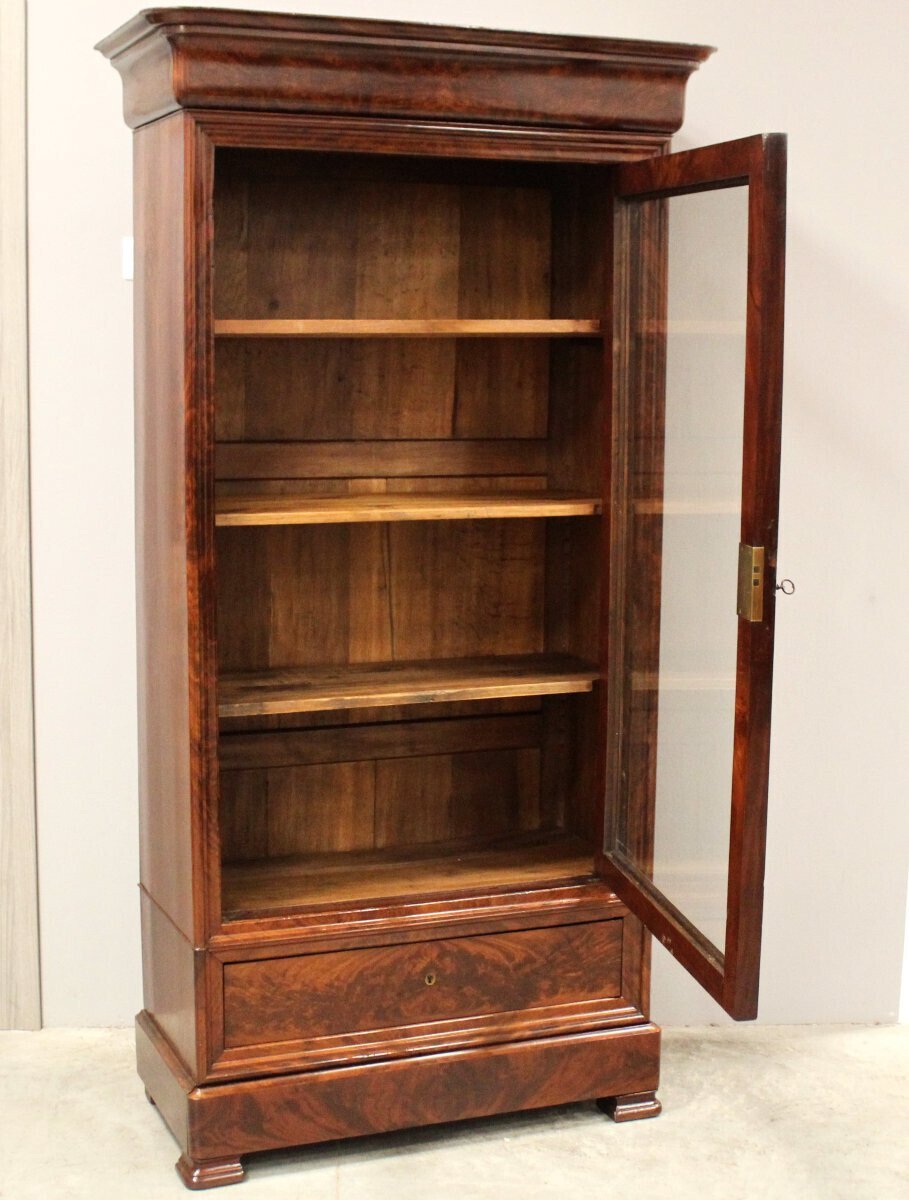 Louis Philippe Flame Mahogany Vitrine, Second Half 19th Century - JAA