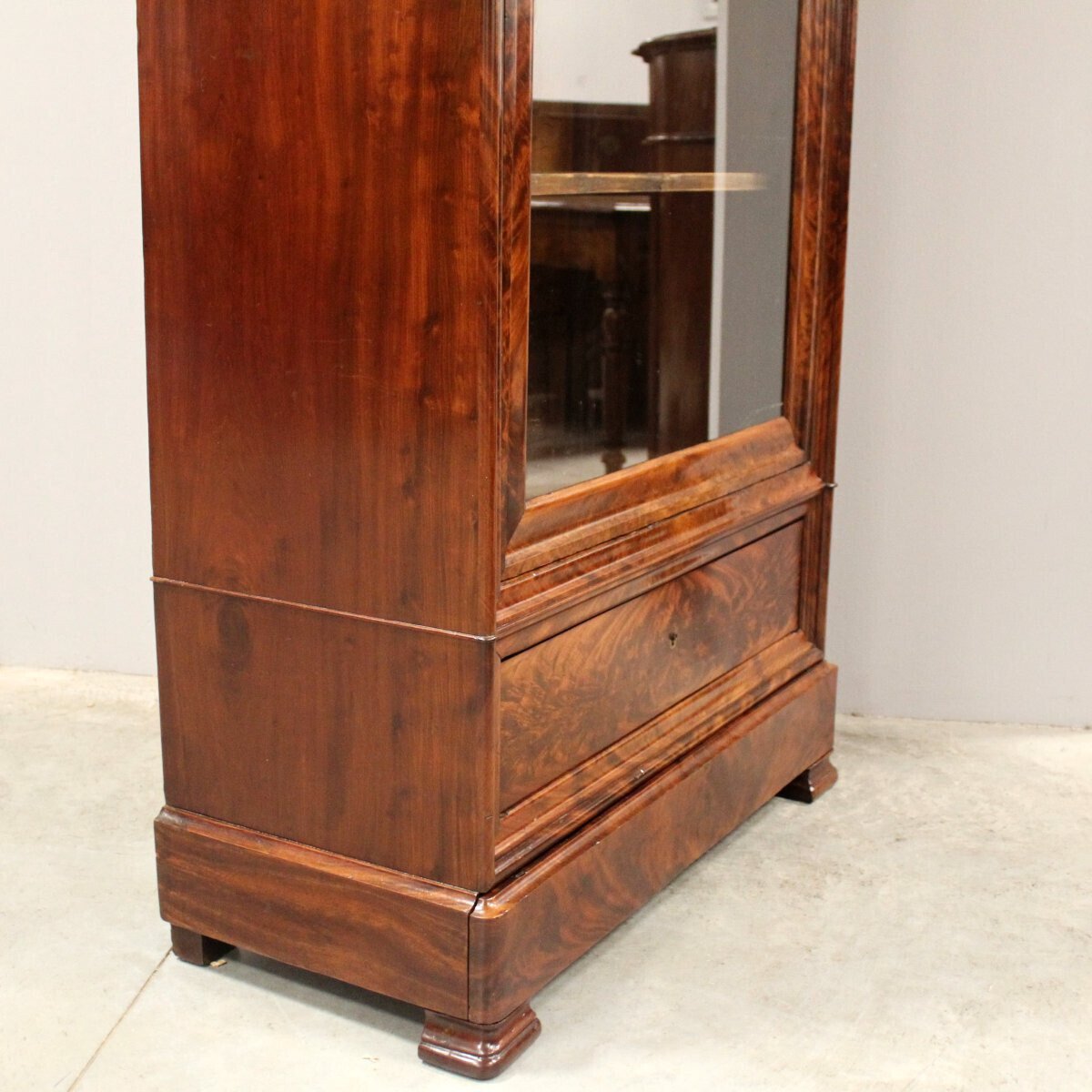 Louis Philippe Flame Mahogany Vitrine, Second Half 19th Century - JAA