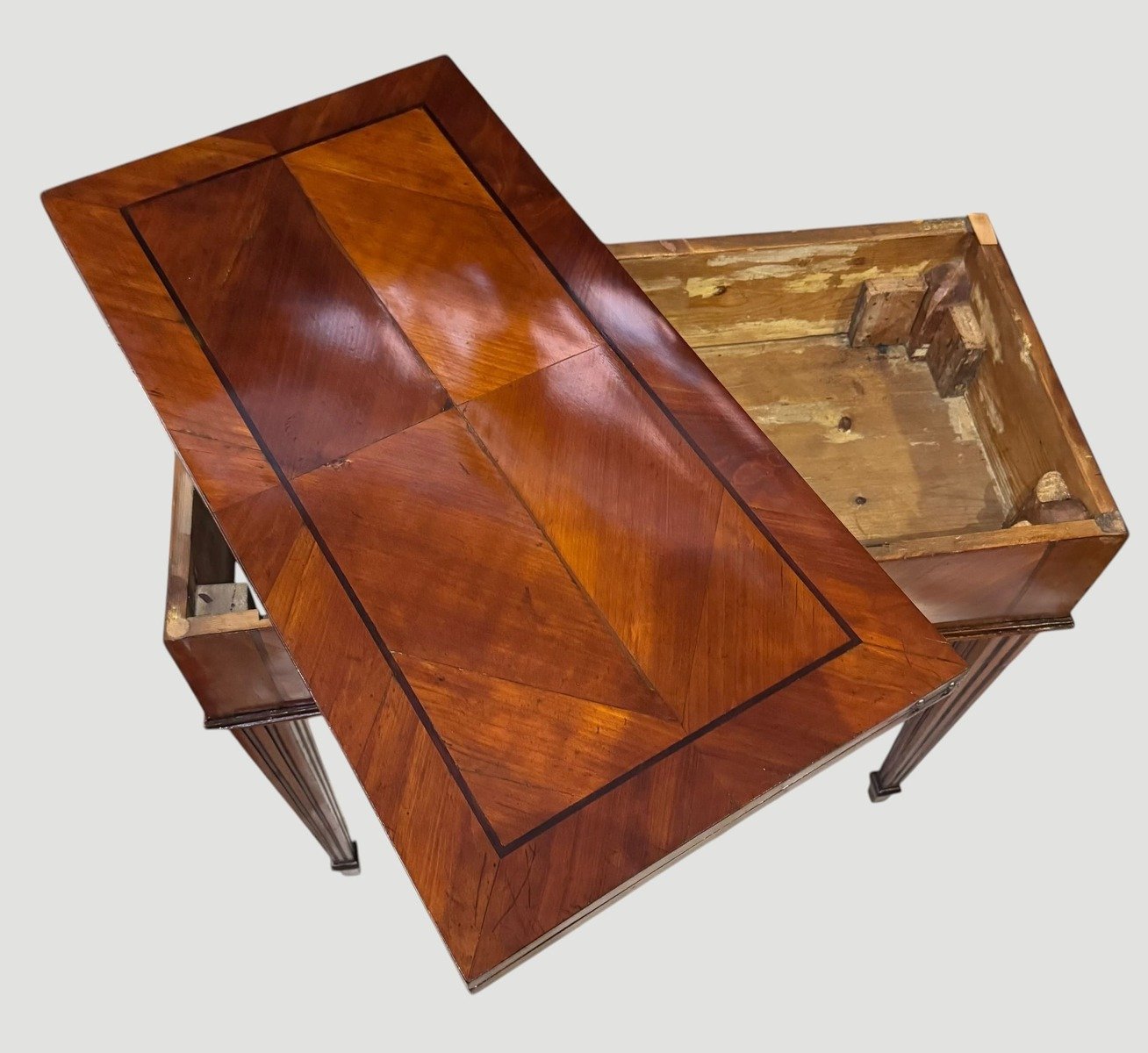Italian Walnut Fold-Over Game Table, 20th Century - JAA