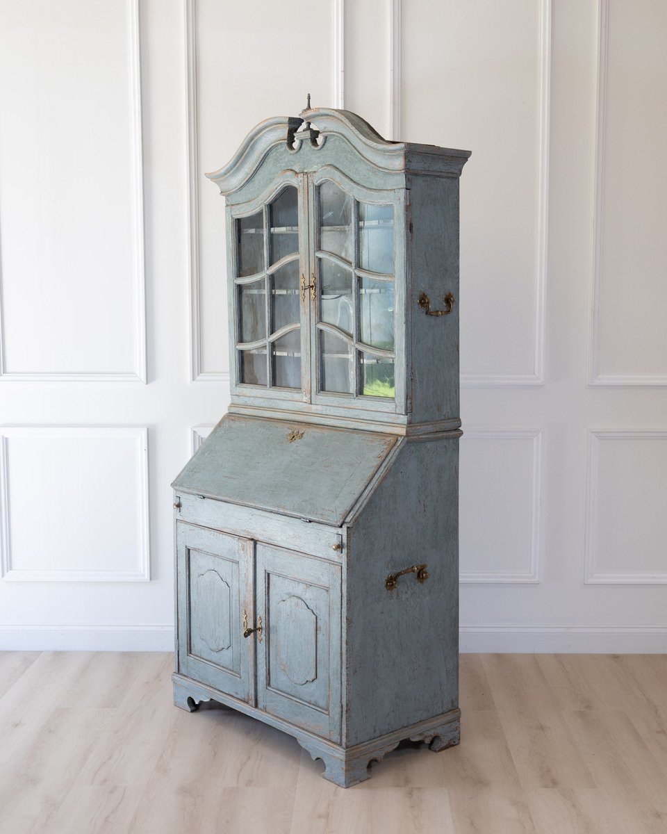 18th Century Swedish Cabinet with Original Glass - JAA