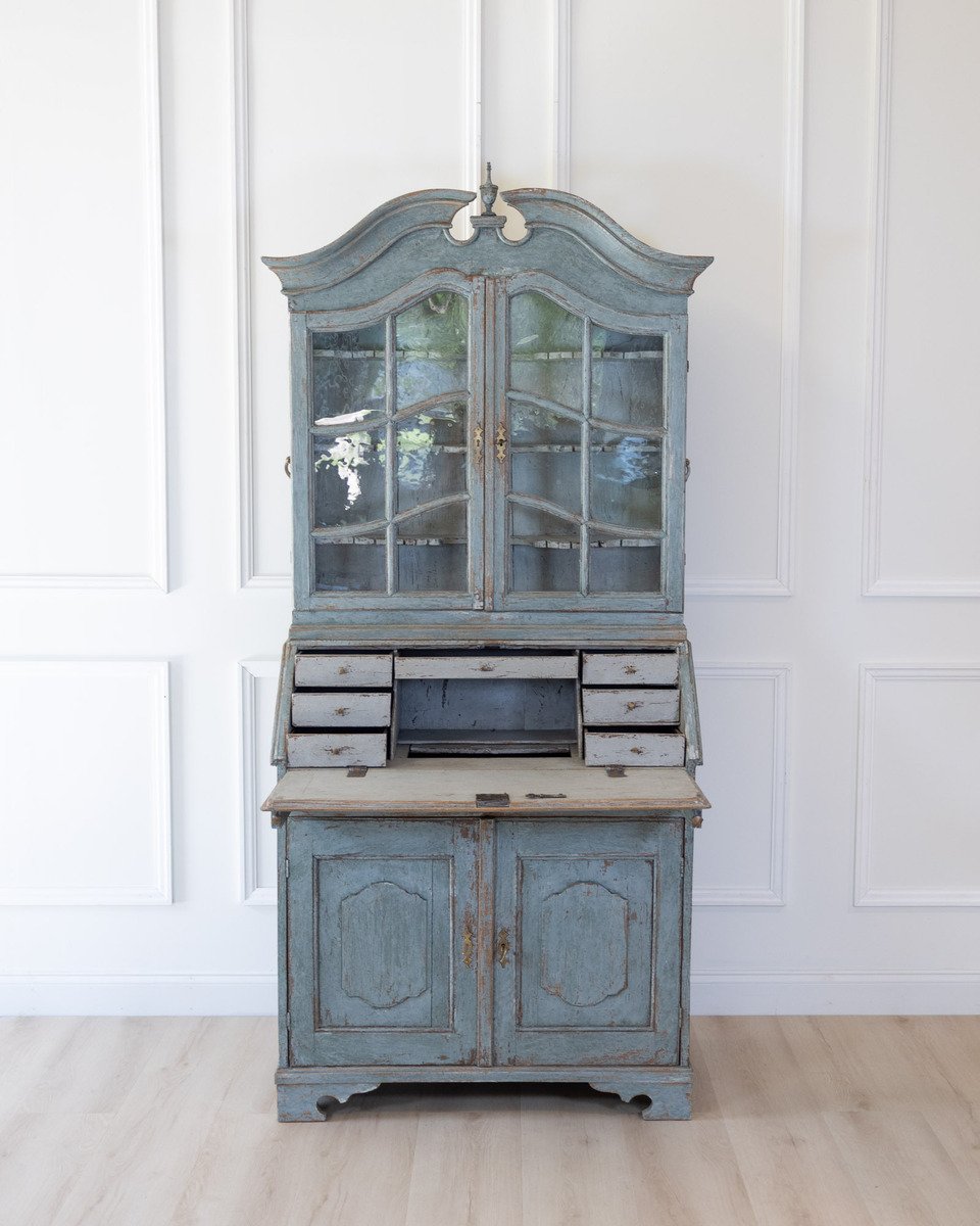 18th Century Swedish Cabinet with Original Glass - JAA