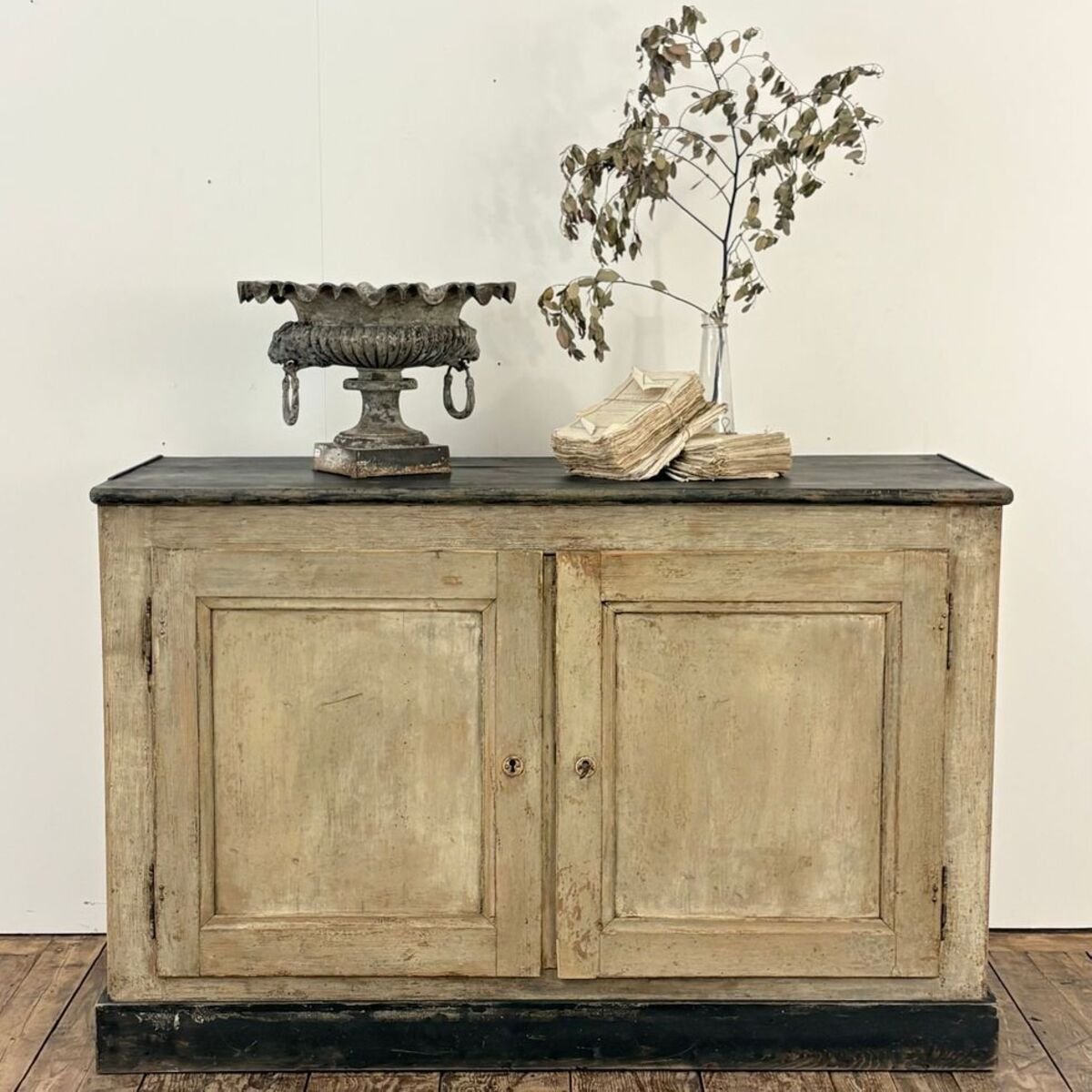 Beautiful 19th-century wooden sideboard opening with 2 doors, original paint - JAA