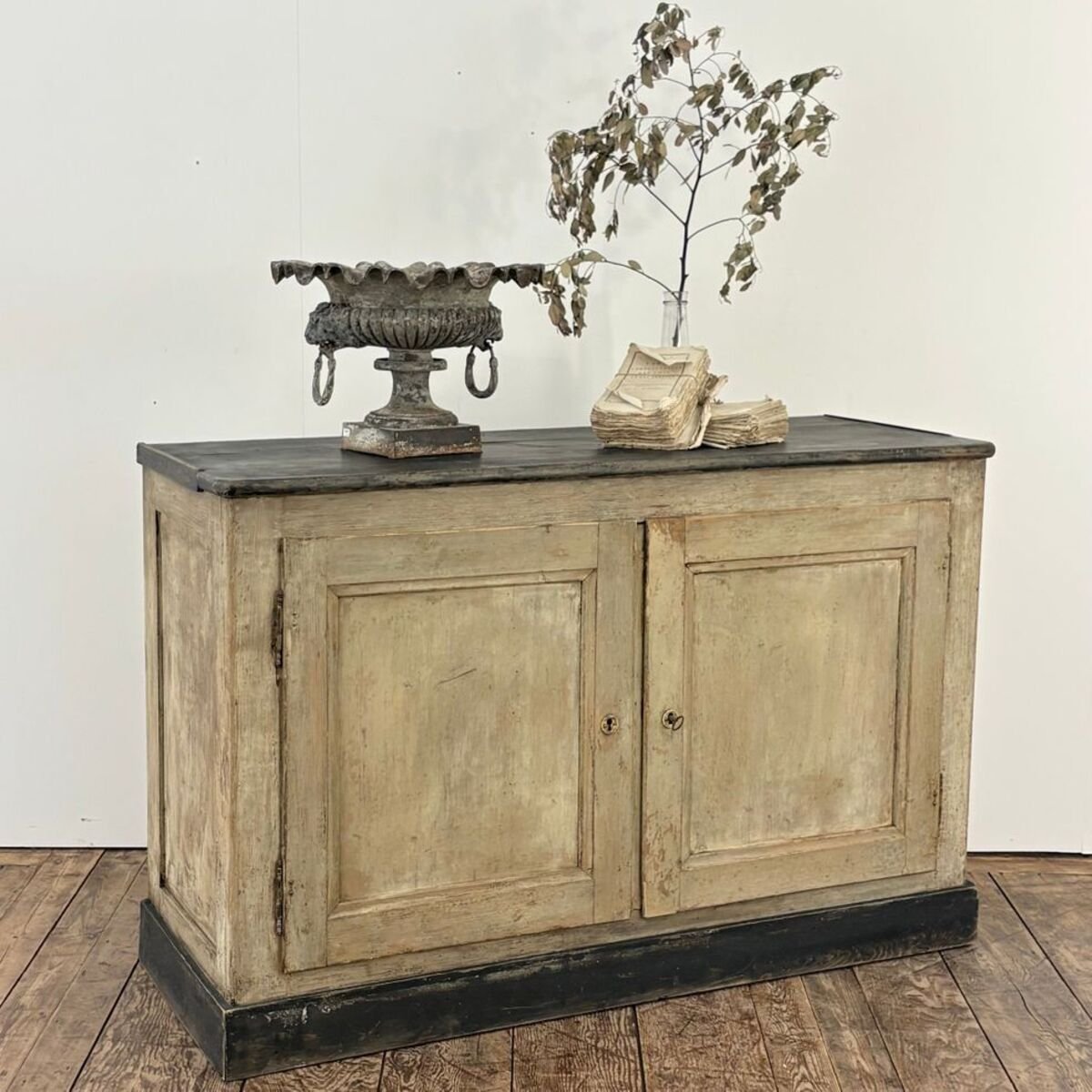 Beautiful 19th-century wooden sideboard opening with 2 doors, original paint - JAA