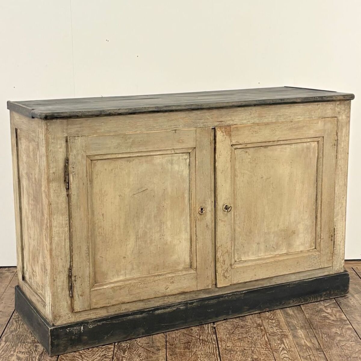 Beautiful 19th-century wooden sideboard opening with 2 doors, original paint - JAA