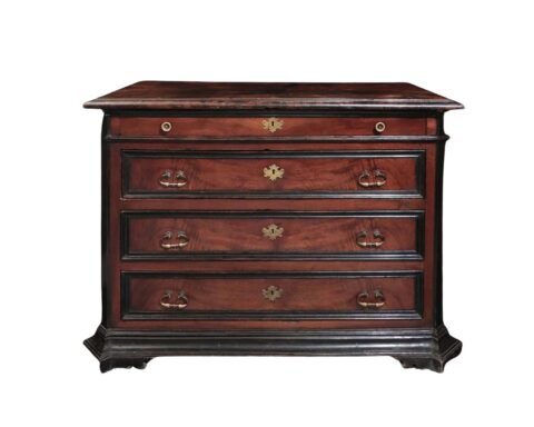 Sienese Walnut Chest of Drawers with Ebonized Moldings, 17th Century