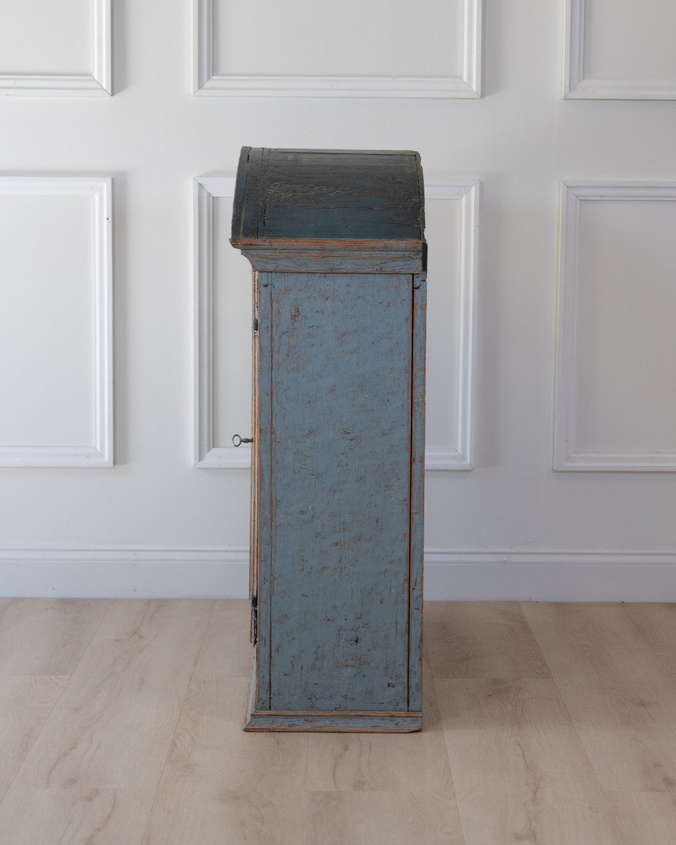 An early 19th century wall cabinet - JAA