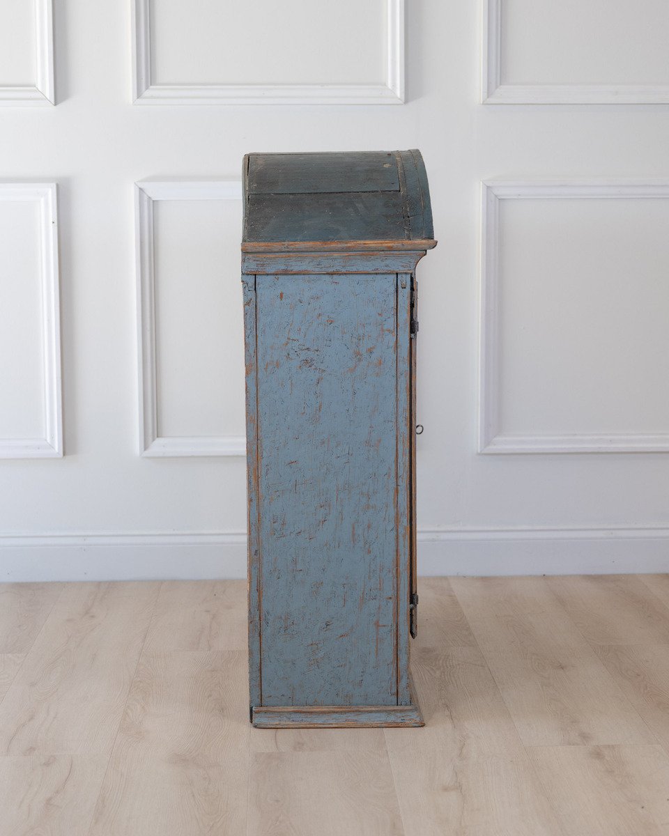 An early 19th century wall cabinet - JAA