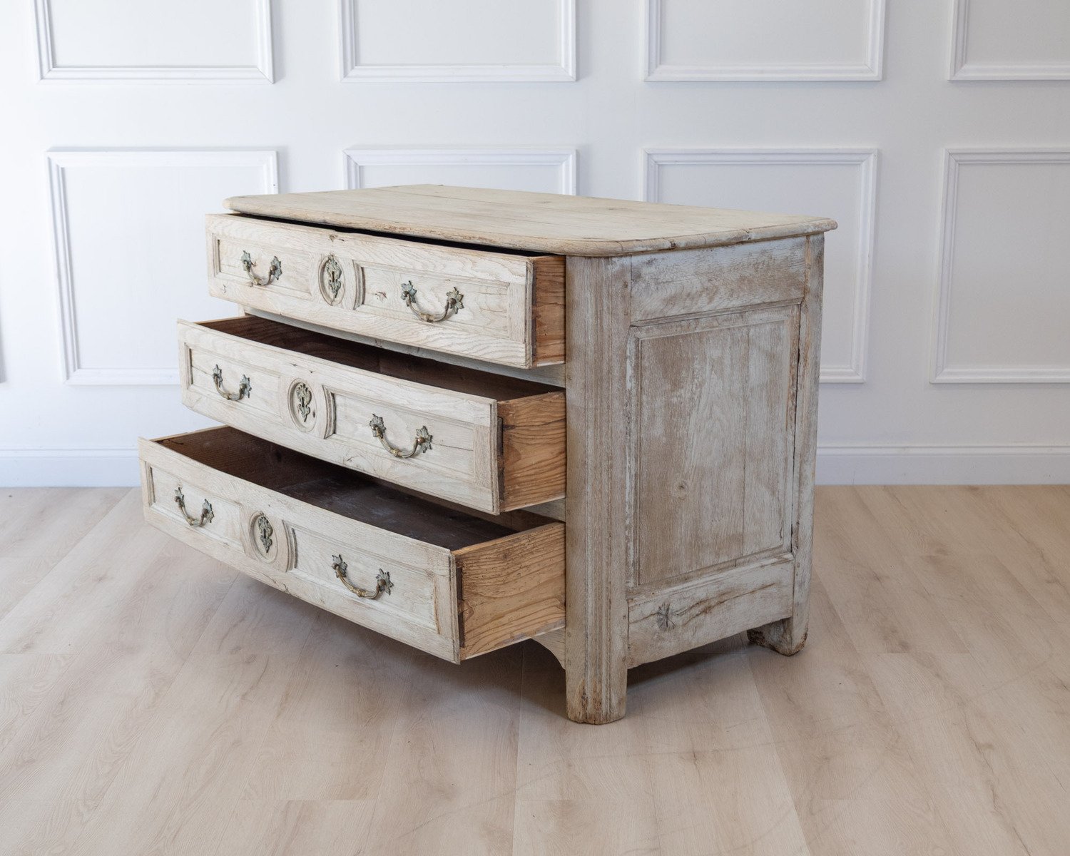 18th century oak chest of drawers - JAA