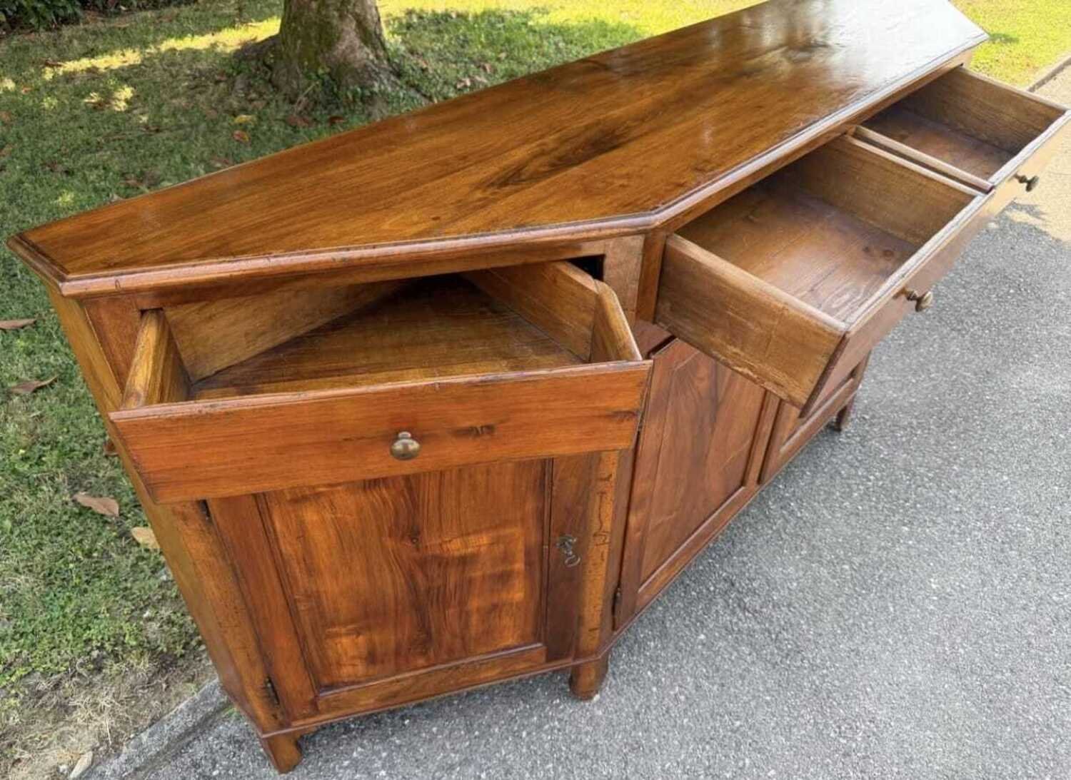 Walnut Sideboard 19th century - JAA