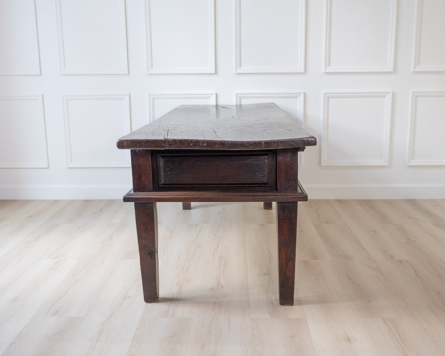18th century Spanish carved oak three drawer console table. Great colour. 1760. - JAA