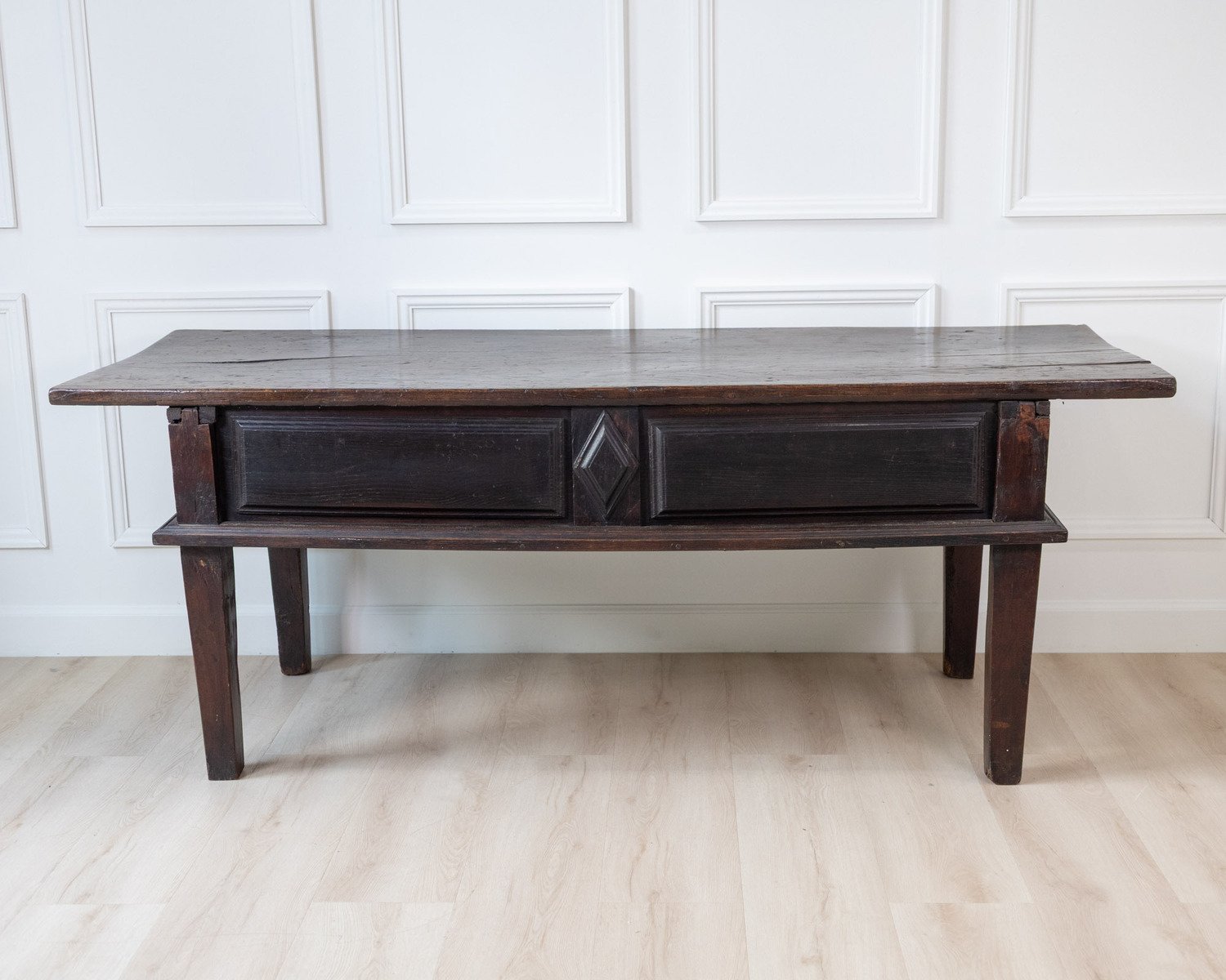 18th century Spanish carved oak three drawer console table. Great colour. 1760. - JAA