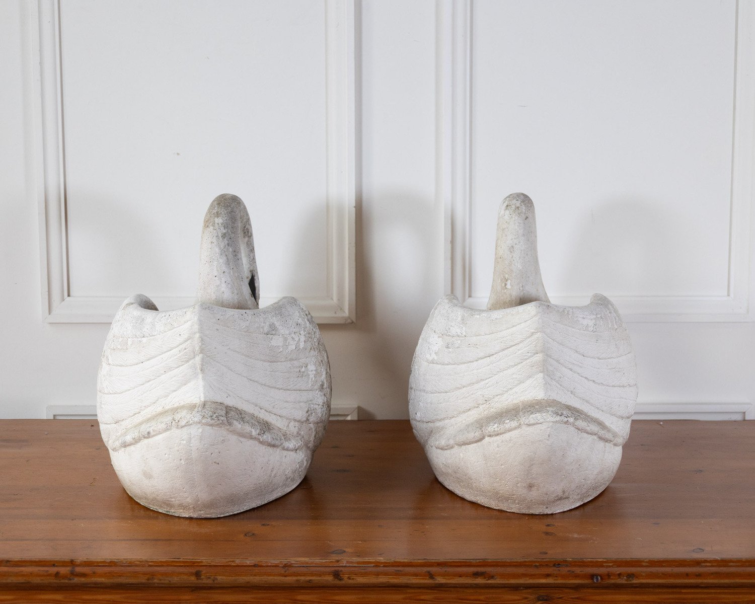 Pair of concrete swans planters circa 1960 - JAA