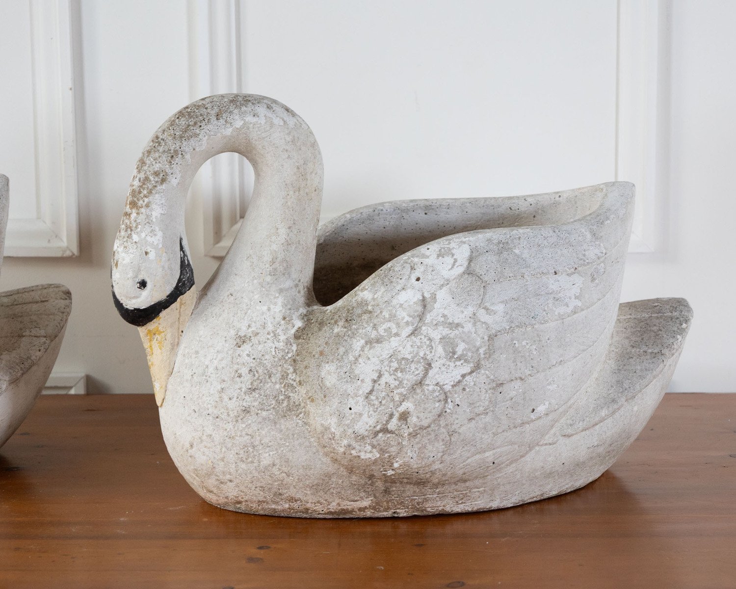 Pair of concrete swans planters circa 1960 - JAA