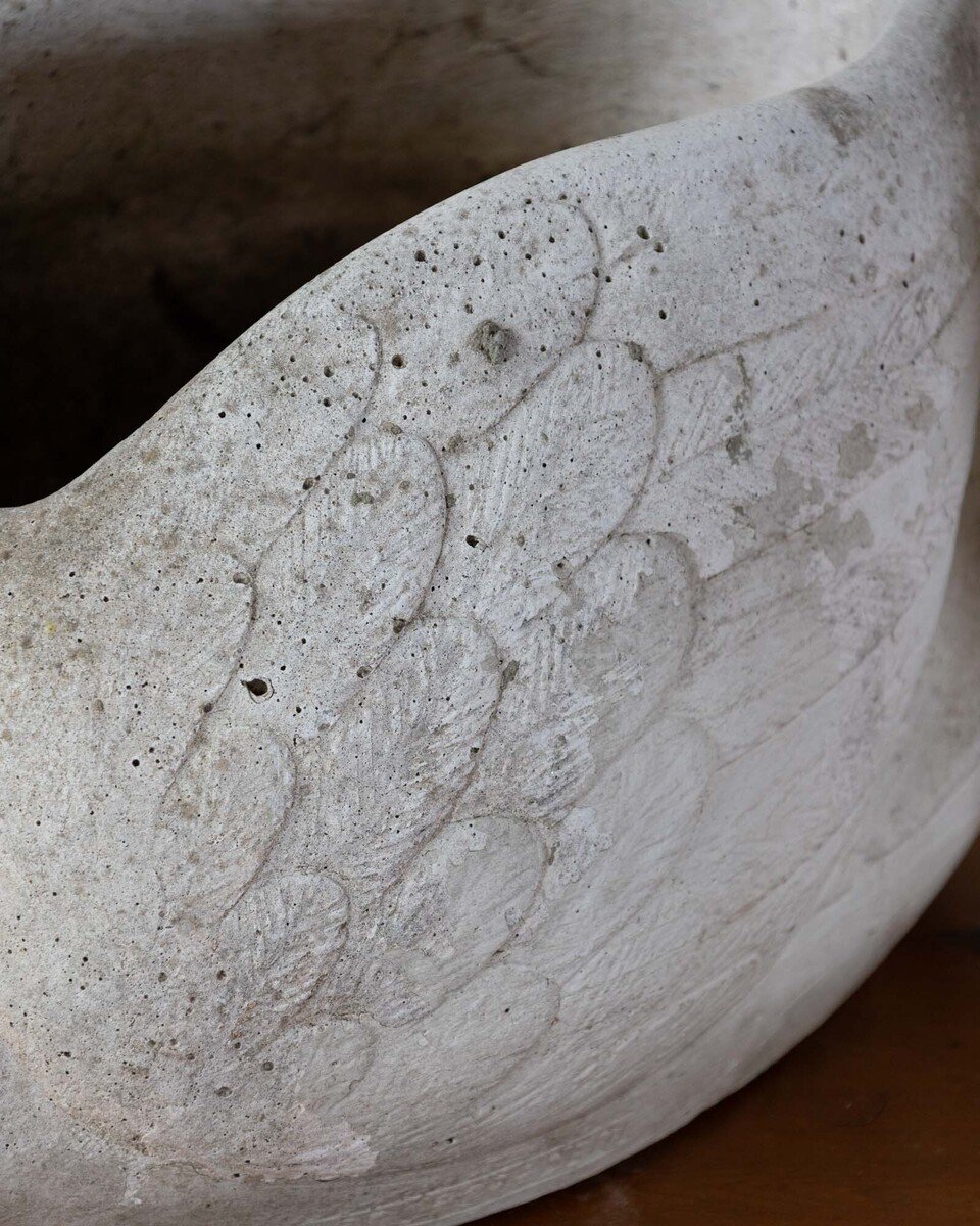 Pair of concrete swans planters circa 1960 - JAA