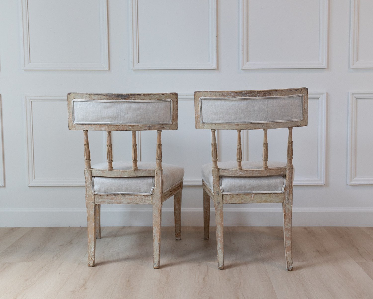 Pair of Gustavian Klismos Chairs in Original Paint, circa 1800 - JAA