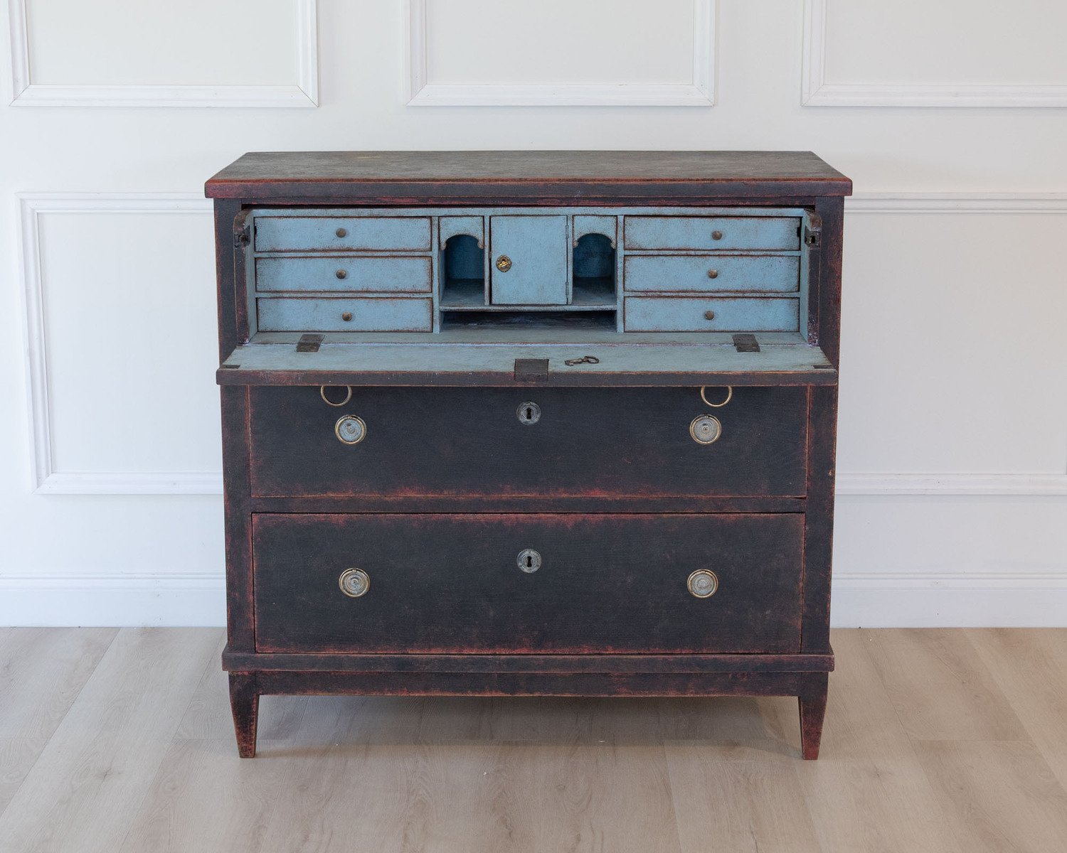 An antique Swedish bureau in black - JAA