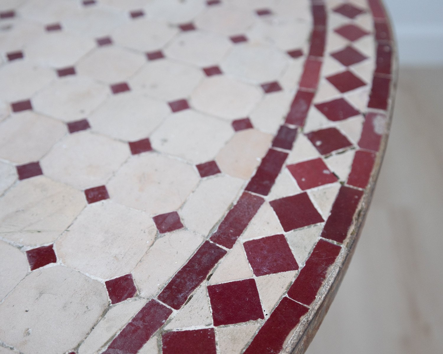 Early 20th century Spanish garden table with a tiled top. 1920. - JAA