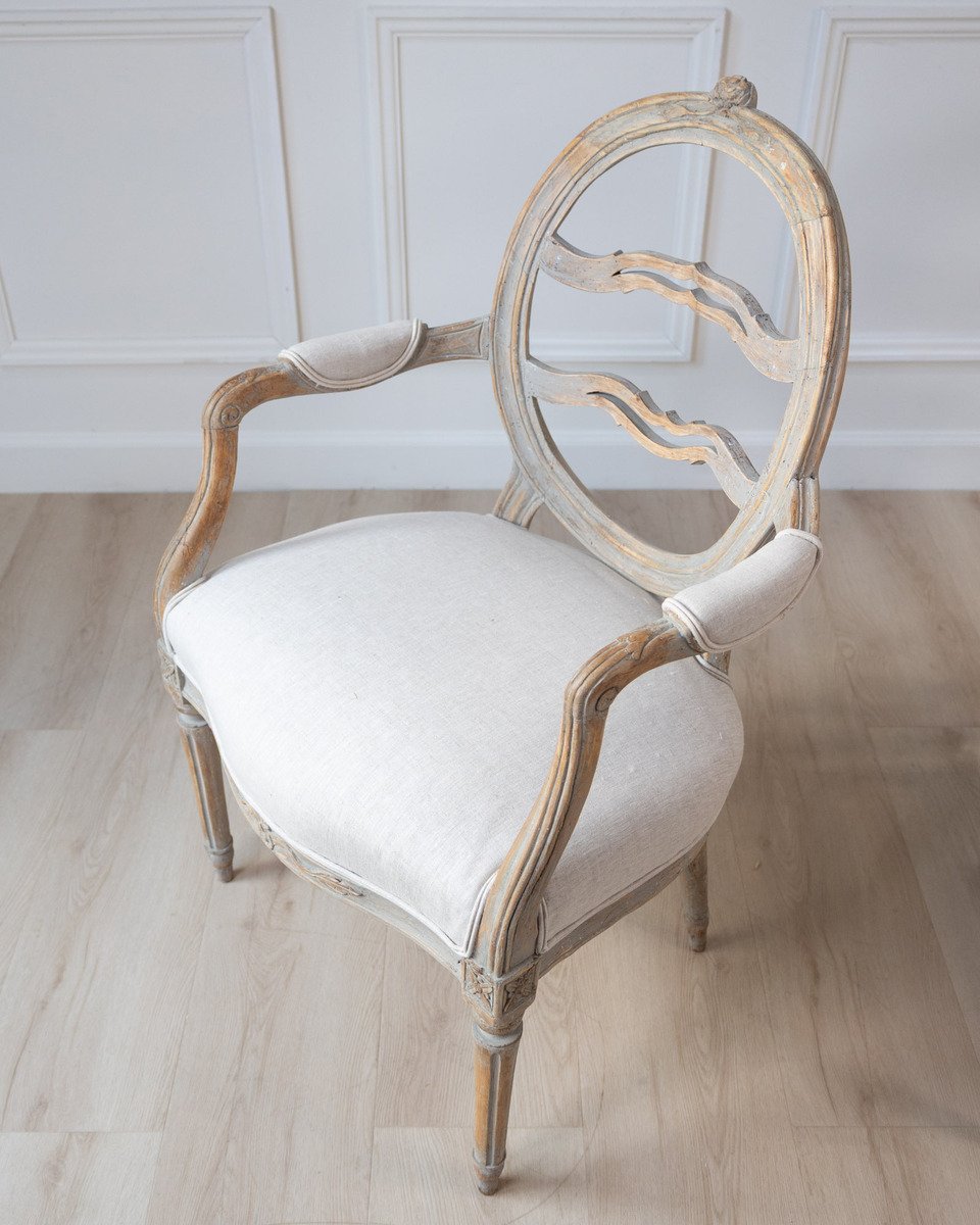A pair of Gustavian smiling chairs - JAA