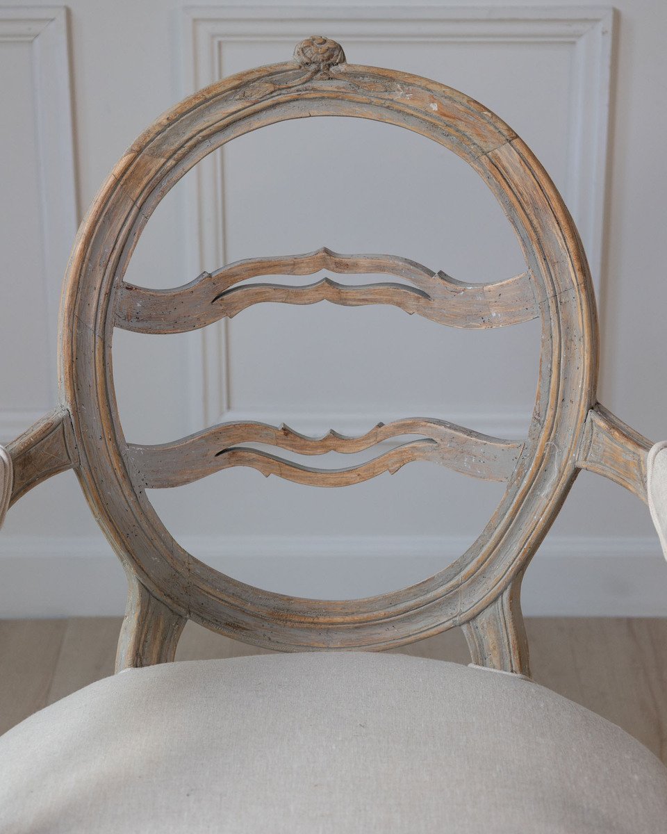 A pair of Gustavian smiling chairs - JAA