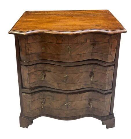 Italian Serpentine Walnut Chest of Drawers with Dark Moldings