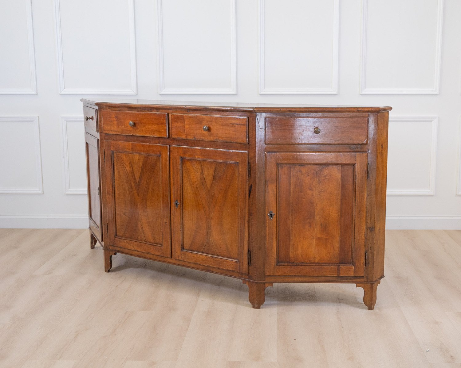 On Hold - Walnut Sideboard 19th century - JAA