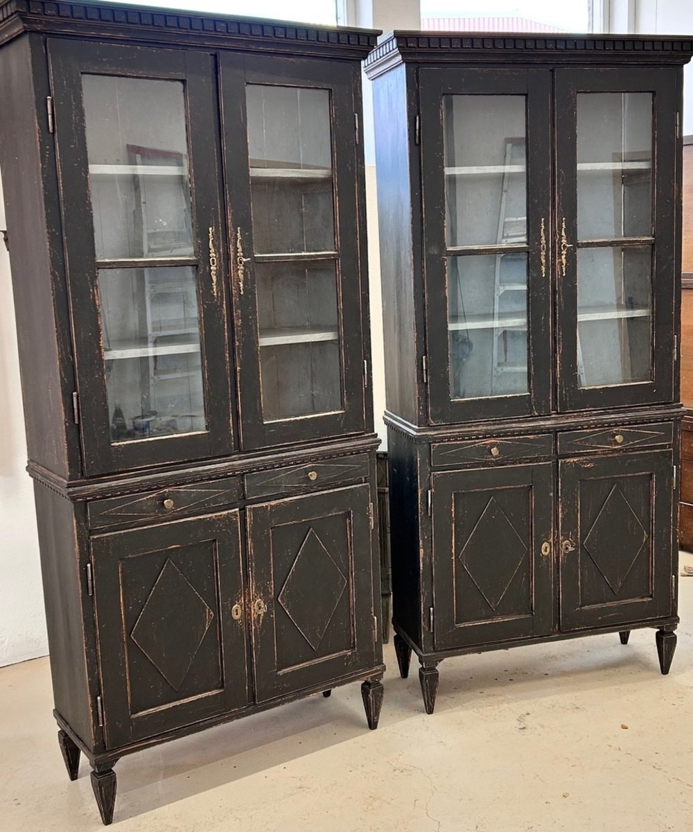Pair of Swedish vitrines - JAA