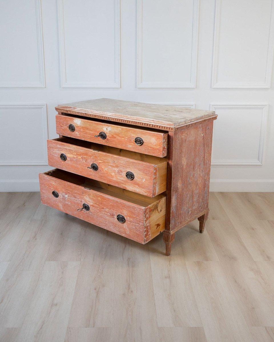 Swedish Gustavian Painted Pine Chest of Drawers, circa 1800 - JAA