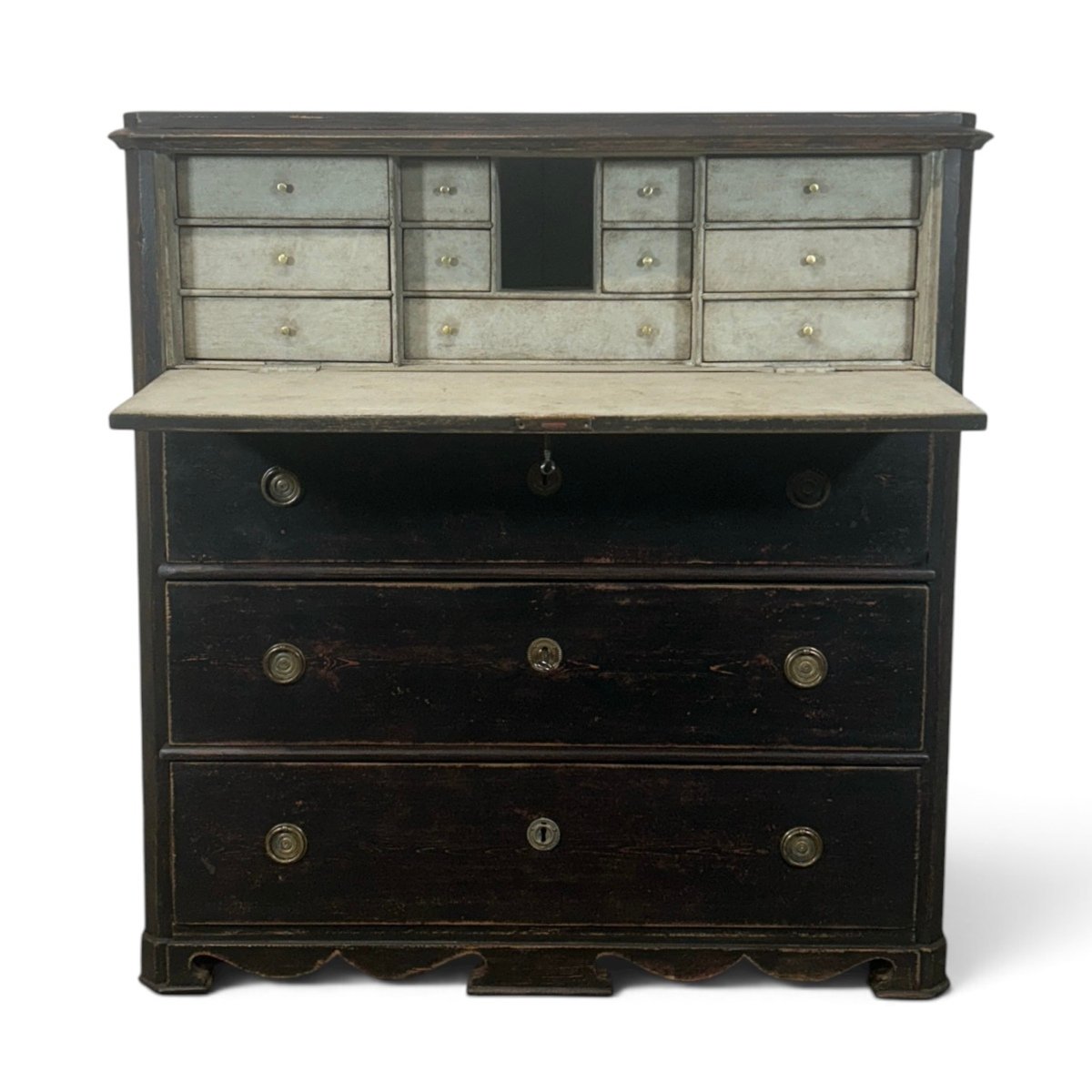 A beautiful black bureau from the mid-1800s - JAA