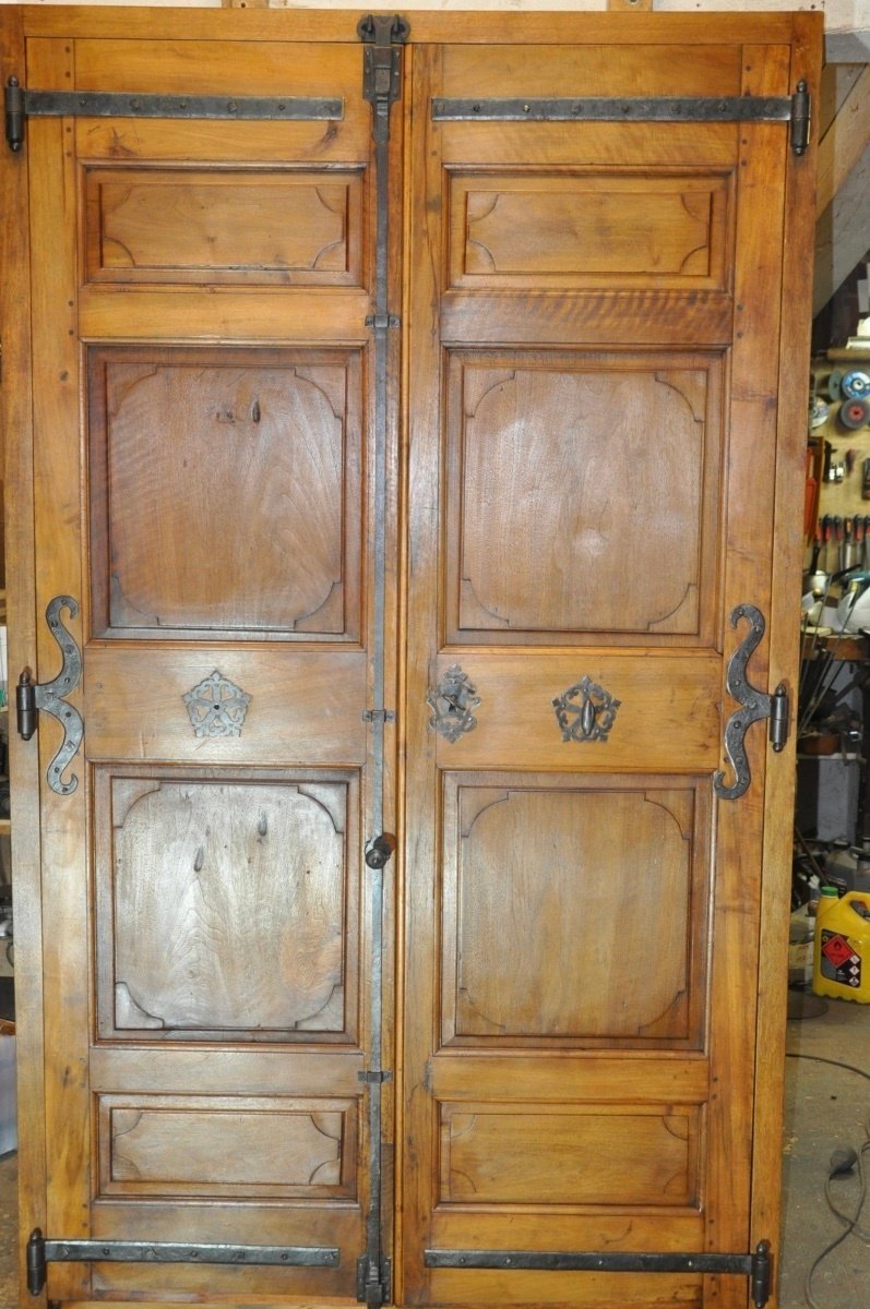 Double-leaf Connecting Door In Two-tone Walnut - JAA