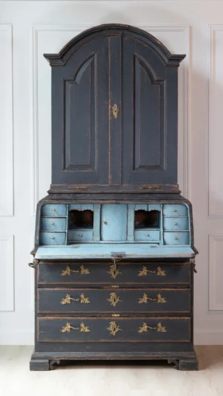 Instagram post from jacquelineadamsantiques. This post is in position 1.